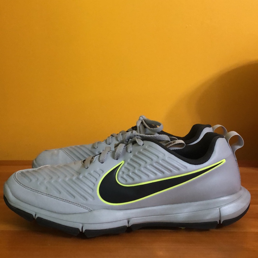 Men’s Nike Golf shoes. Like new!